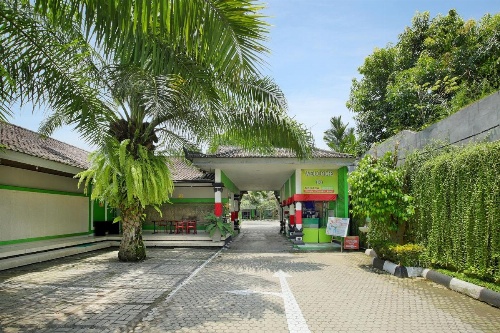 Hardys Hotel Negara image 15